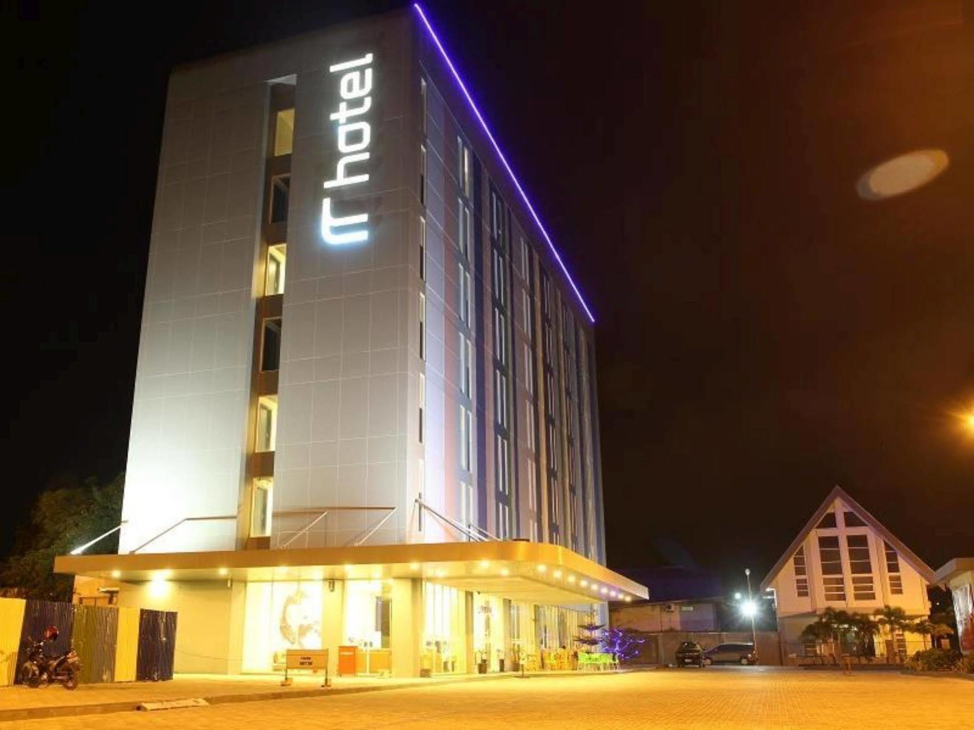 Roa Roa Hotel Palu Exterior foto